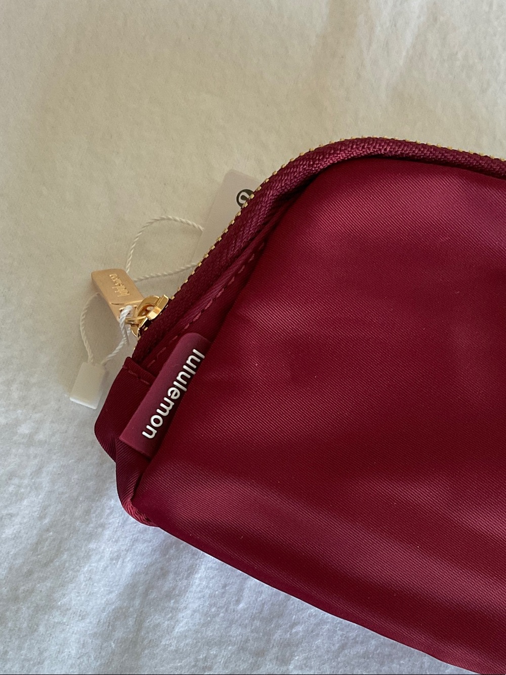 Lululemon Red Everywhere Belt Bag NWT - Picture 4 of 6
